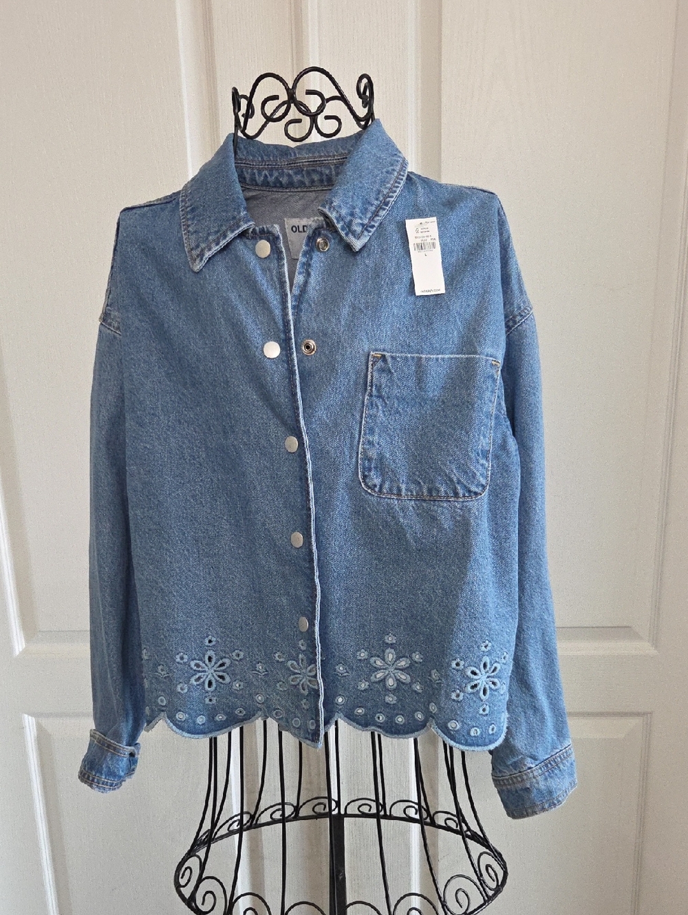 Old Navy Light Blue Cropped Floral-Embroidered Denim Jacket